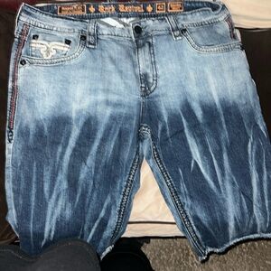 Used like new worn couple times not my style size 42 as shown in picture